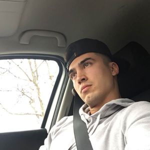 Meet your Posher, Adam